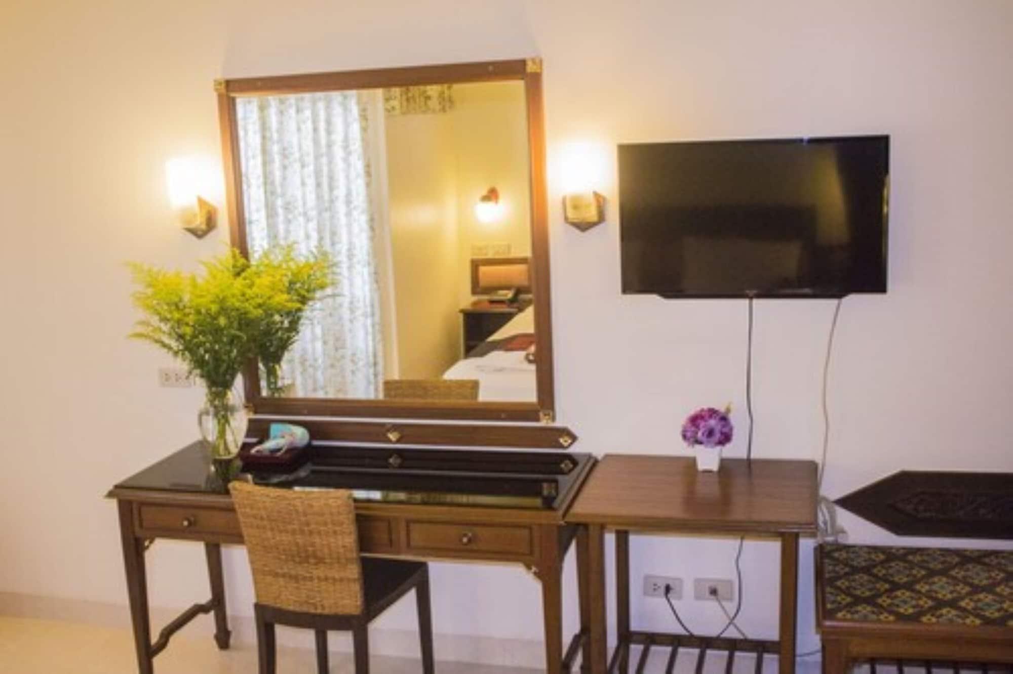 People Place Boutique In Town Hotel - Sha Extra Plus Chiang Mai Exterior foto